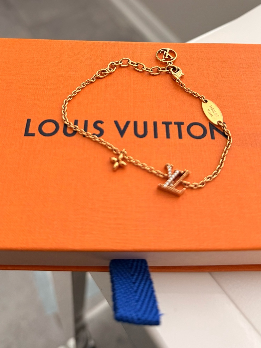 Louis Vuitton M00587 LV Iconic Gold Bracelet - Picture 5 of 11